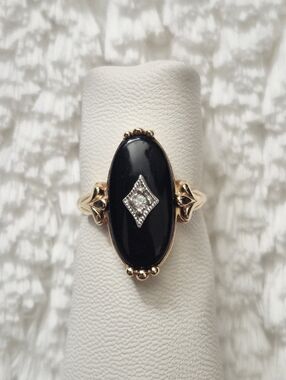 Avon Victorian Collection Onyx Ring